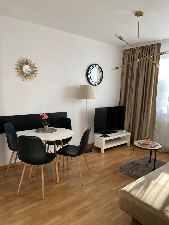 Apartament Trzech Stolic 乔左维尔考普尔斯基 外观 照片